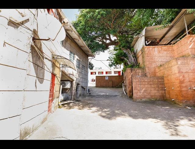 800M² GUESTHOUSE FOR SALE IN OVERPORT